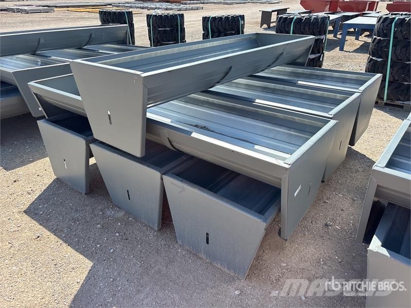 Quantity of (7) Kit Containers CF-90-V2025 90 in 家畜飼料供給機