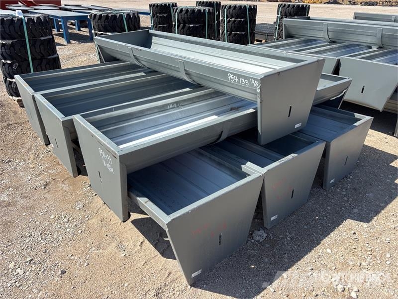 Quantity of (7) Kit Containers CF-90-V2025 90 in 家畜飼料供給機