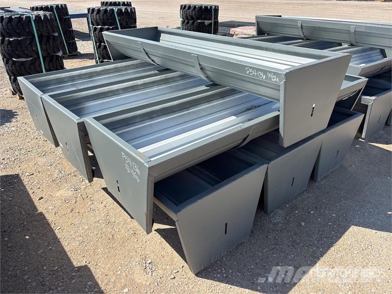 Quantity of (7) Kit Containers CF-90-V2025 90 in 家畜飼料供給機