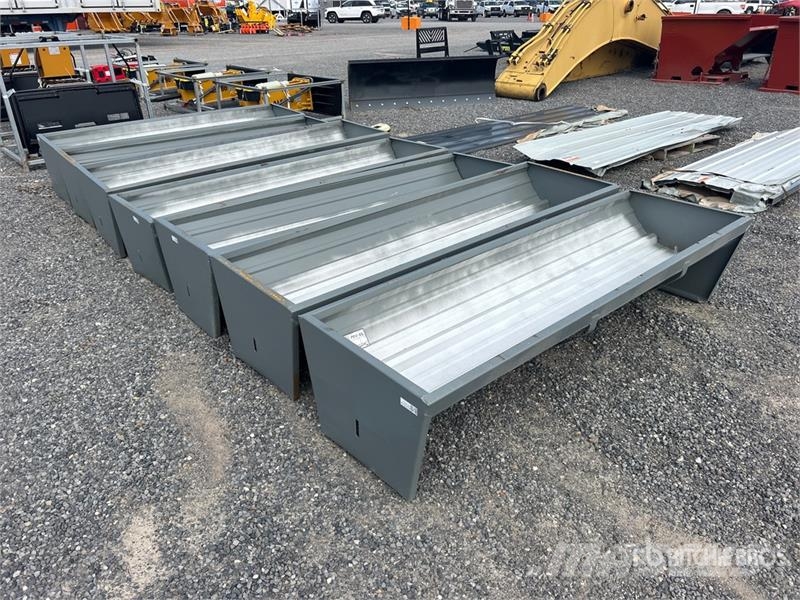 Quantity of (7) Kit Containers CF-90-V2025 Livest 사료 공급기