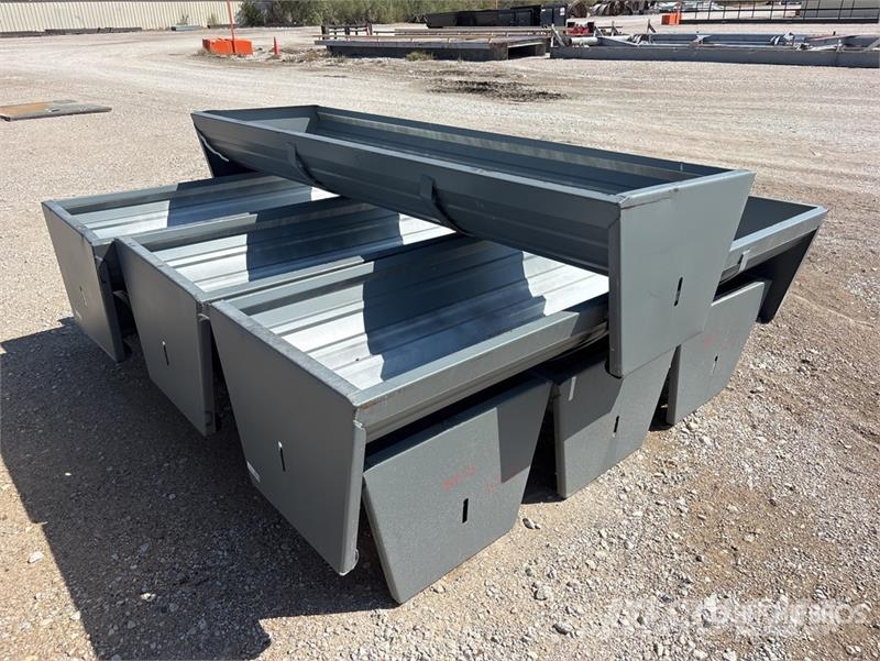 Quantity of (7) Kit Containers CF-90-V2025 90 in 家畜飼料供給機