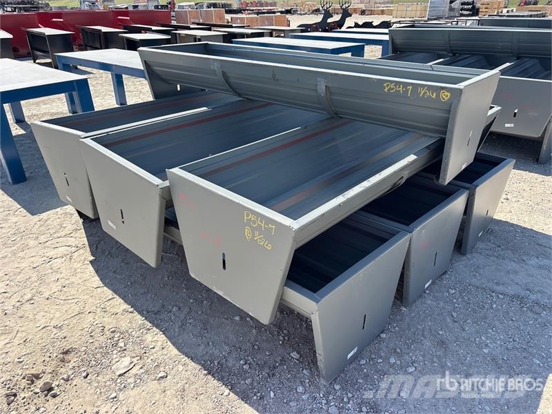 Quantity of (7) Kit Containers CF-90-V2025 90 in S Hranilnice živine