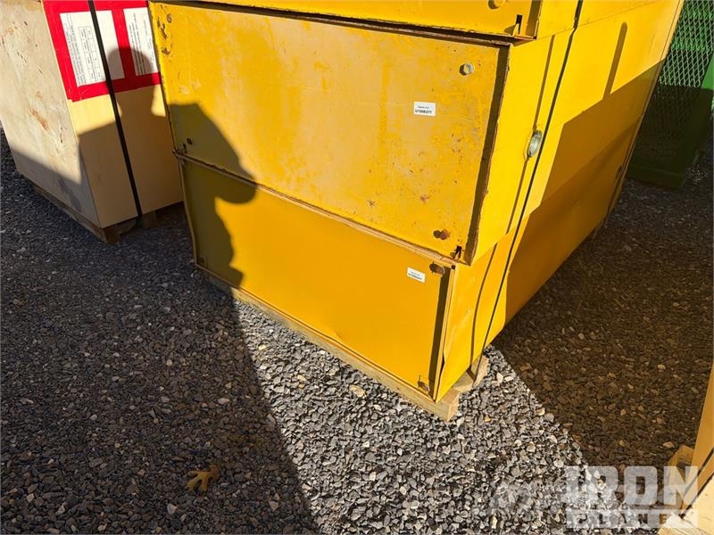  Quantity of (7) Pallets of 43Wx18Dx65-T Fire Cabin Outros componentes