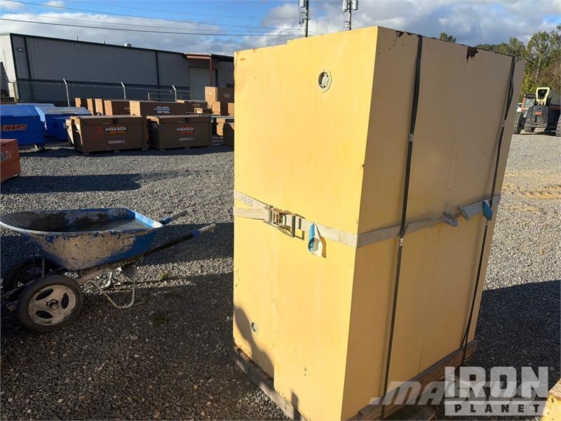  Quantity of (7) Pallets of 43Wx18Dx65-T Fire Cabin Outros componentes
