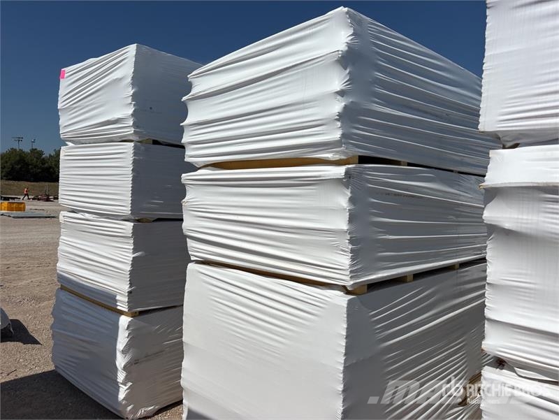  Quantity of (7) Pallets of 96 in x 48 in x 1/2 in  Utovorne dizalice, vitla i liftovi za materijal