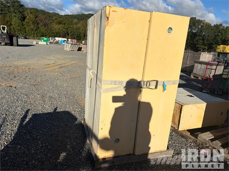  Quantity of (7) Pallets of 43Wx18Dx65-T Fire Cabin Outros componentes