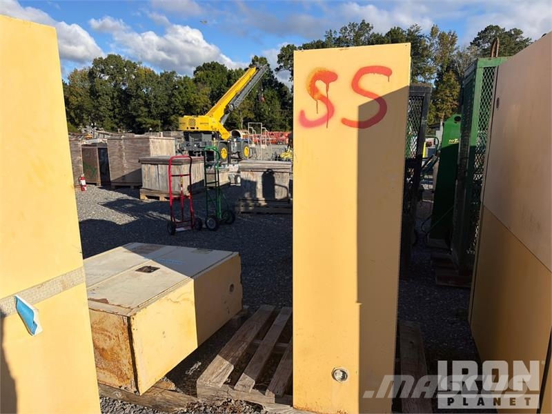  Quantity of (7) Pallets of 43Wx18Dx65-T Fire Cabin Outros componentes