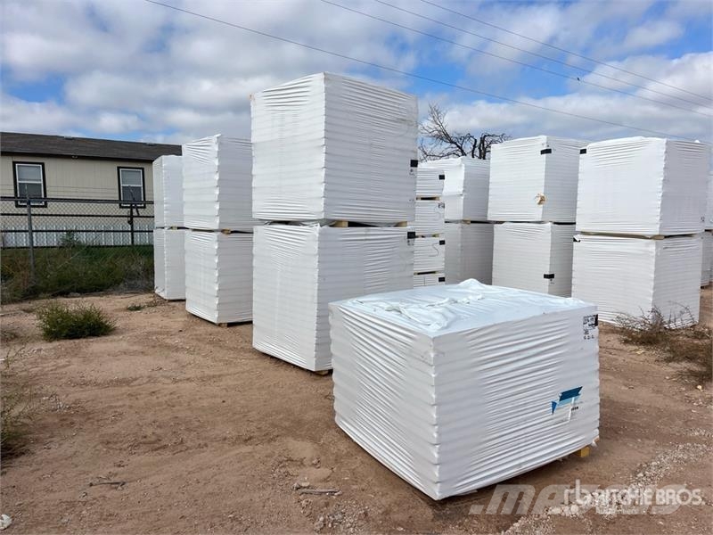  Quantity of (7) Polyiso Foam Insulation Montacargas y elevadores de material