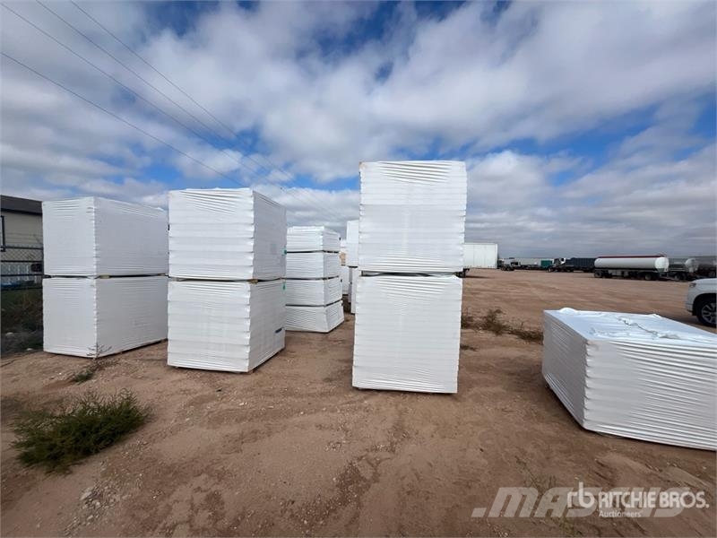  Quantity of (7) Polyiso Foam Insulation Montacargas y elevadores de material