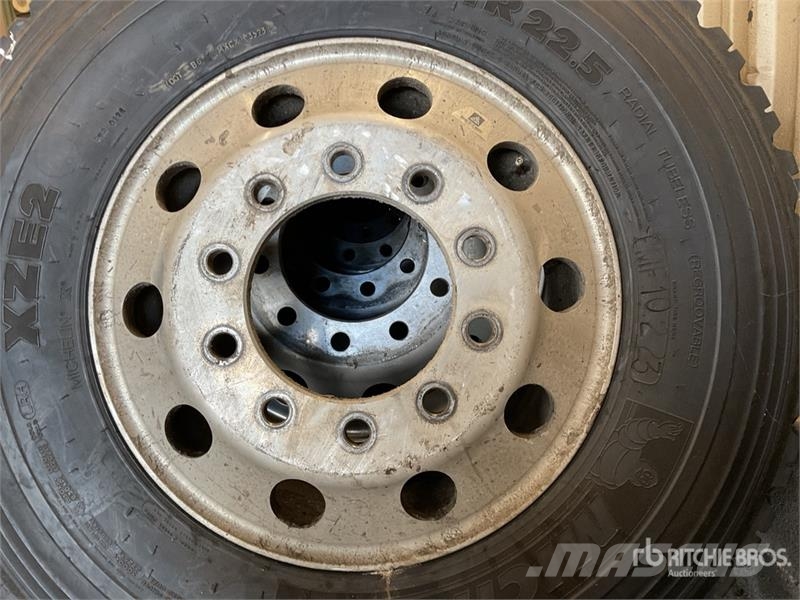 Quantity of (7) Recapped 11R22.5 Wheels and Tires Dekk, hjul og felger