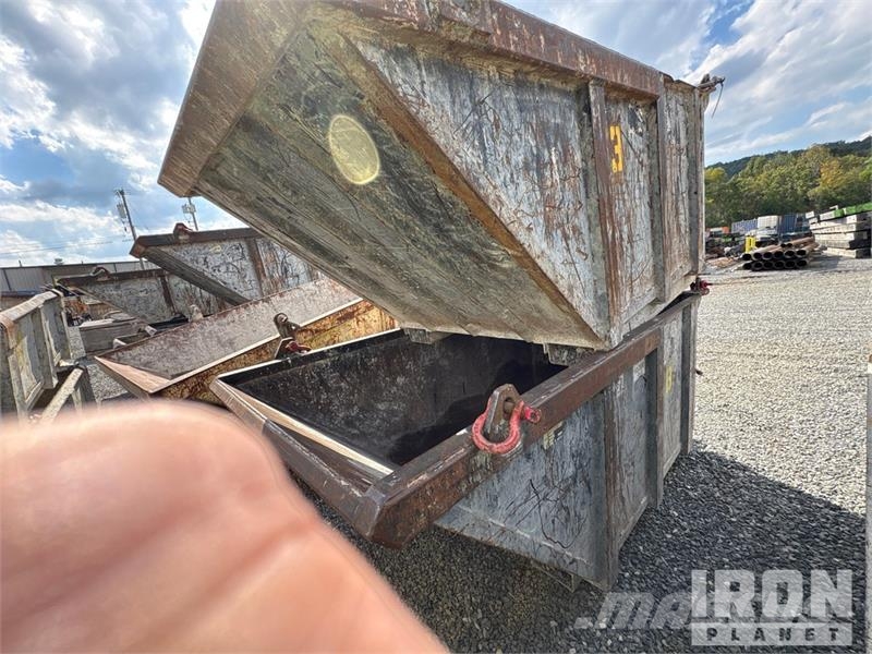 Quantity of (7) Skip Pans 3 ft x 4 ft x 8 ft Outros componentes