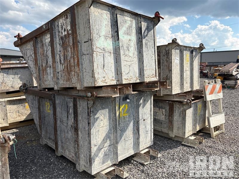 Quantity of (7) Skip Pans 3 ft x 4 ft x 8 ft Outros componentes