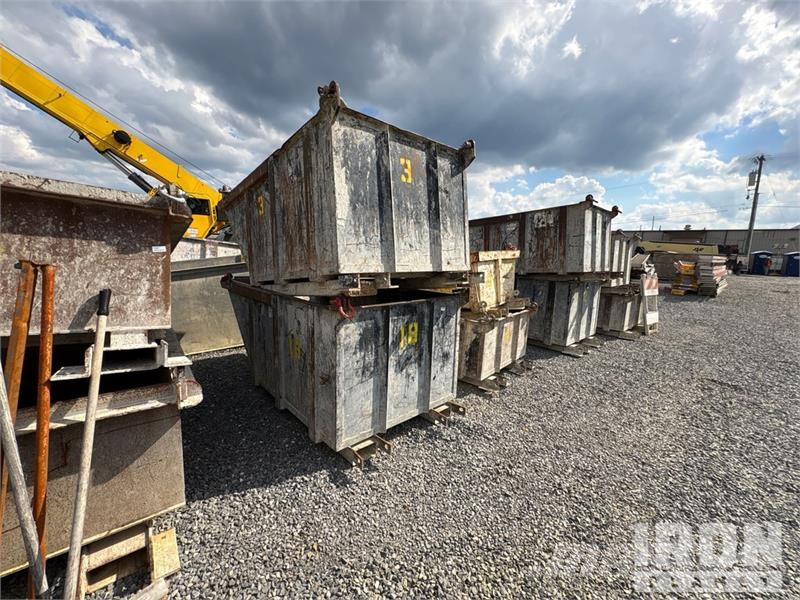 Quantity of (7) Skip Pans 3 ft x 4 ft x 8 ft Outros componentes