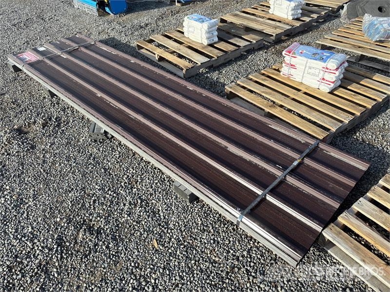  Quantity of (70) 12 ft x 3 ft Corrugated Panels (U Hejsespil, hejseværk og materialelifte