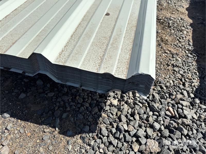 Quantity of (70) 12 ft x 3 ft White Metal Roof Pan Vintsid, telfrid ja materjaliliftid