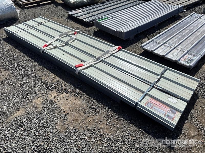 Quantity of (70) 12 ft x 3 ft White Metal Roof Pan Vintsid, telfrid ja materjaliliftid