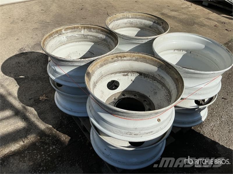 Quantity of (8) 22.5 Wheels 타이어, 휠 및 림