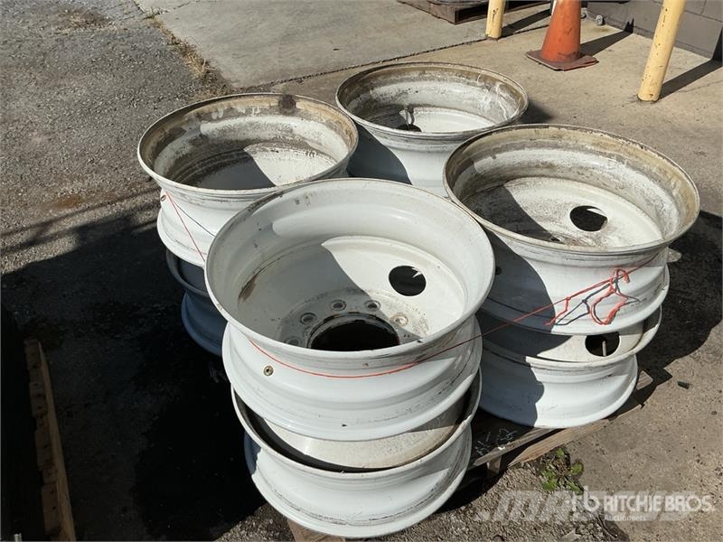 Quantity of (8) 22.5 Wheels 타이어, 휠 및 림