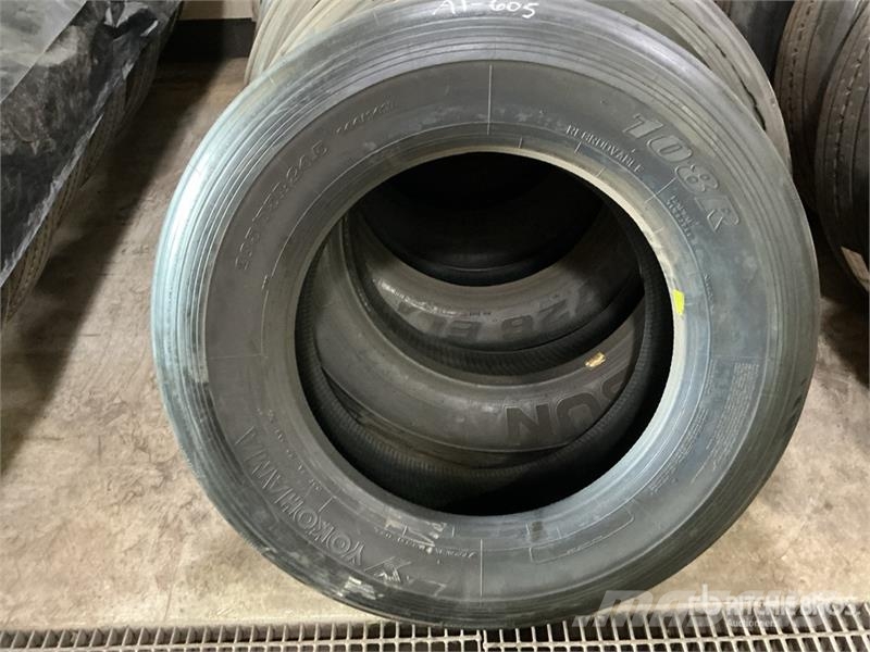  Quantity of (8) 285/75R24.5 Recapped Tires 輪胎、車輪和輪圈
