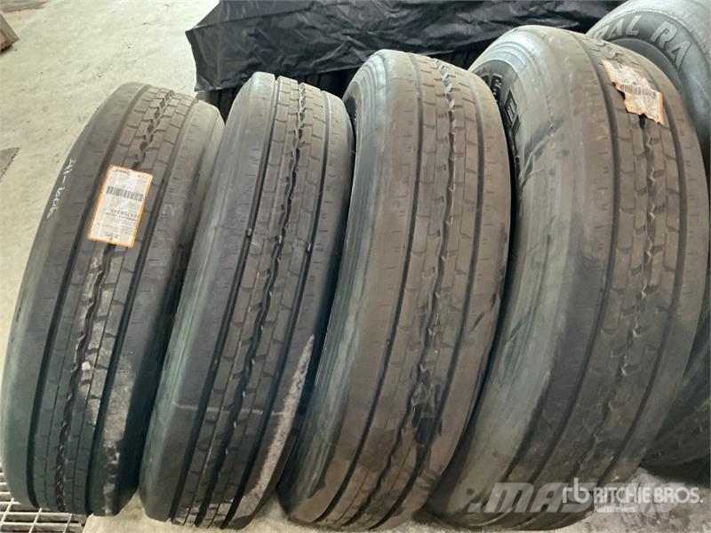  Quantity of (8) 285/75R24.5 Recapped Tires 輪胎、車輪和輪圈
