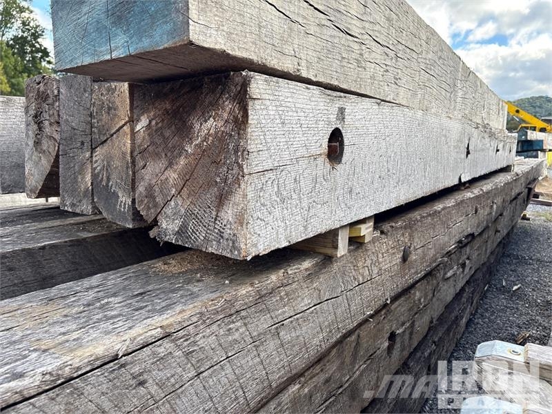  Quantity of (8) 4 ft x 15' ft x 12 In Crane Mats Parti e equipaggiamenti per Gru