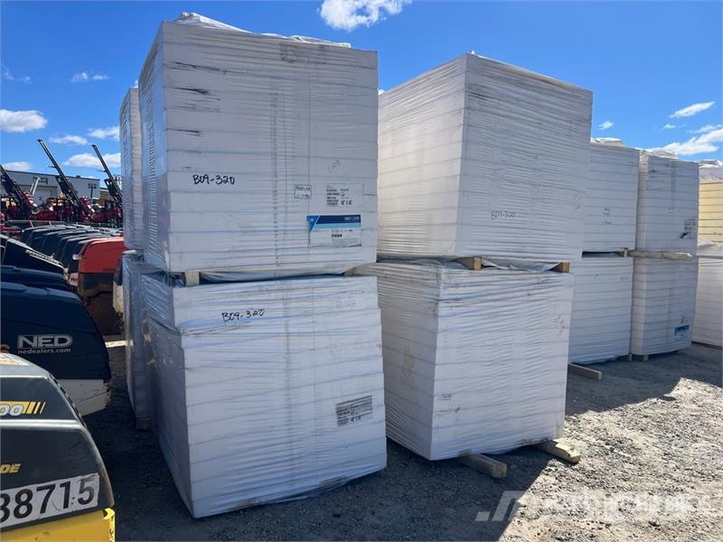  Quantity of (8) 48 in x 48 in Polyiso Insulation Vintsid, telfrid ja materjaliliftid