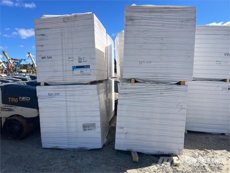  Quantity of (8) 48 in x 48 in Polyiso Insulation Vintsid, telfrid ja materjaliliftid