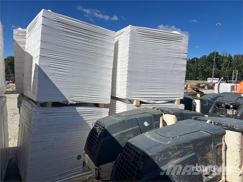  Quantity of (8) 48 in x 48 in Polyiso Insulation Vintsid, telfrid ja materjaliliftid