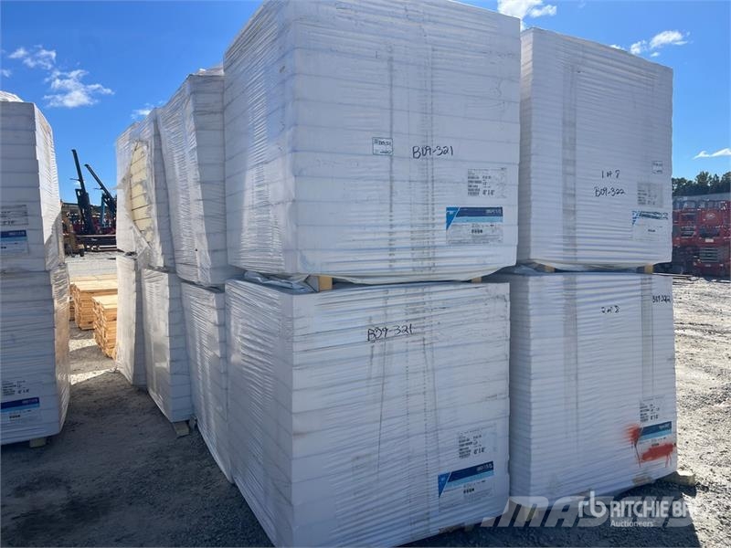 Quantity of (8) 48 in x 48 in Polyiso Insulation B Vintsid, telfrid ja materjaliliftid