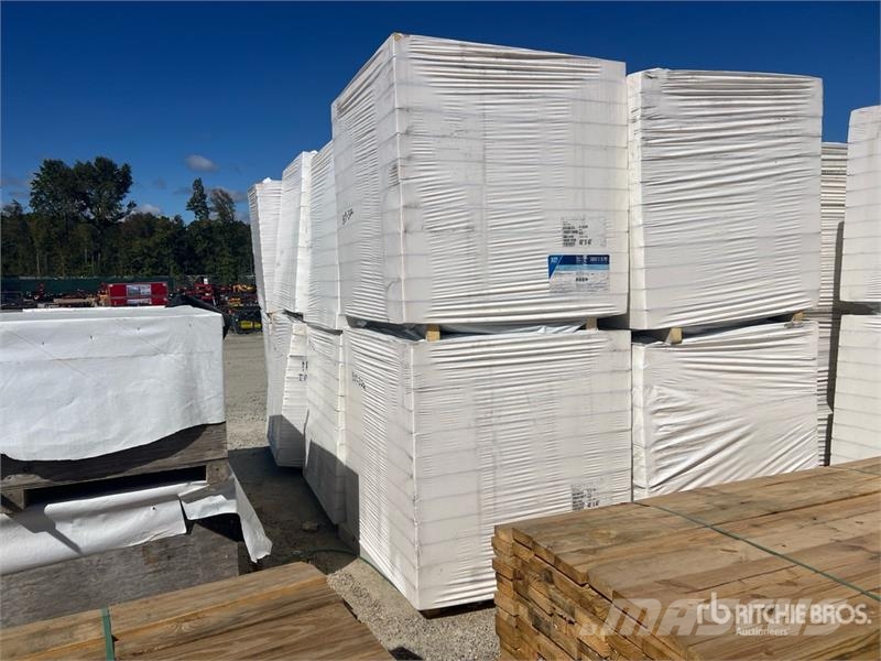 Quantity of (8) 48 in x 48 in Polyiso Insulation B Vintsid, telfrid ja materjaliliftid