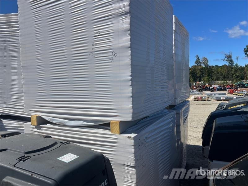  Quantity of (8) 48 in x 48 in Polyiso Insulation Vintsid, telfrid ja materjaliliftid