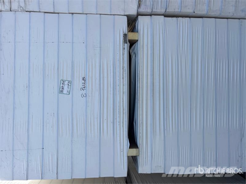 Quantity of (8) 48in x 48 in Polyiso Insulation Verricelli, paranchi e sollevatori per materiali