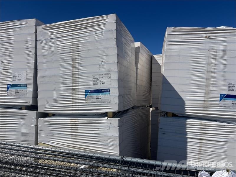 Quantity of (8) 48in x 48 in Polyiso Insulation Verricelli, paranchi e sollevatori per materiali