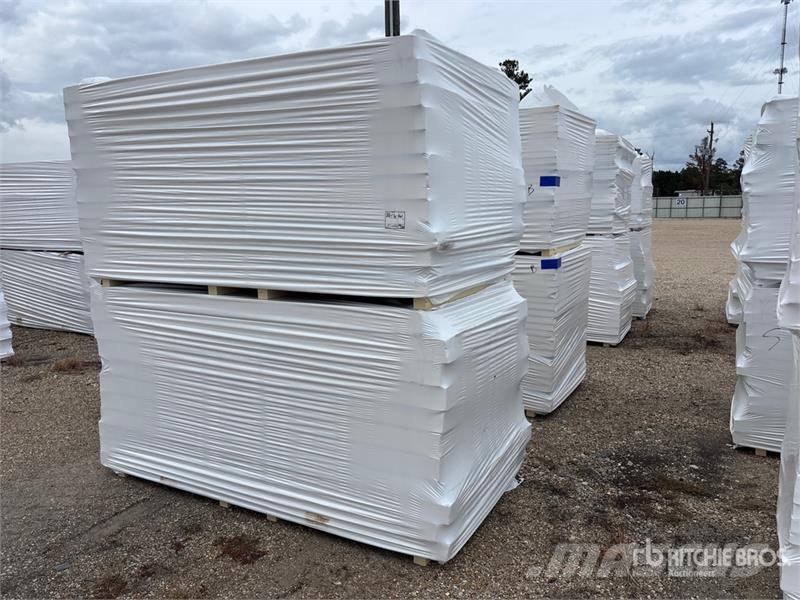 Quantity of (8) 96 in x 48 in Polyiso Insulation Vintsid, telfrid ja materjaliliftid