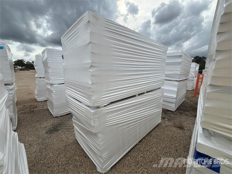  Quantity of (8) 96 in x 48 in Polyiso Insulation Vintsid, telfrid ja materjaliliftid