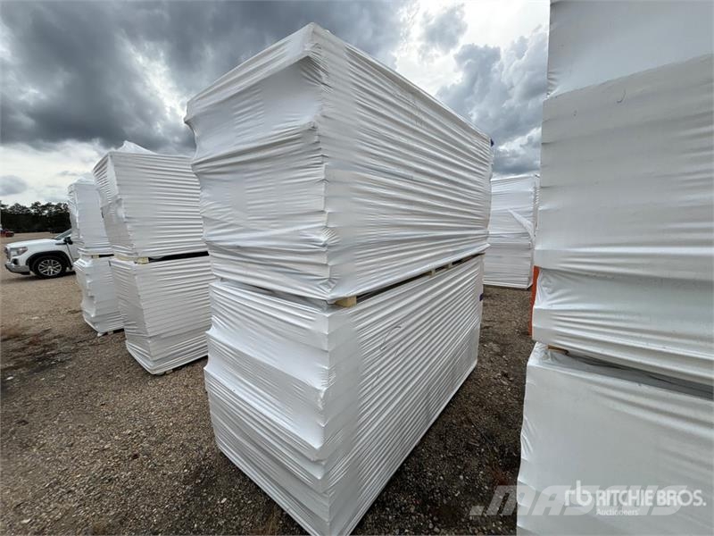 Quantity of (8) 96 in x 48 in Polyiso Insulation Vintsid, telfrid ja materjaliliftid