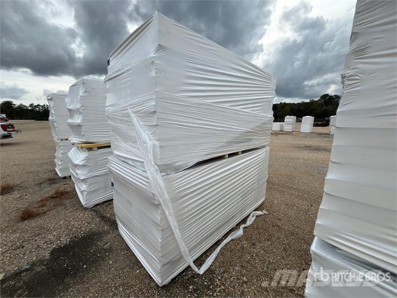 Quantity of (8) 96 in x 48 in Polyiso Insulation Підйомно-транспортне обладнання і вантажні ліфти