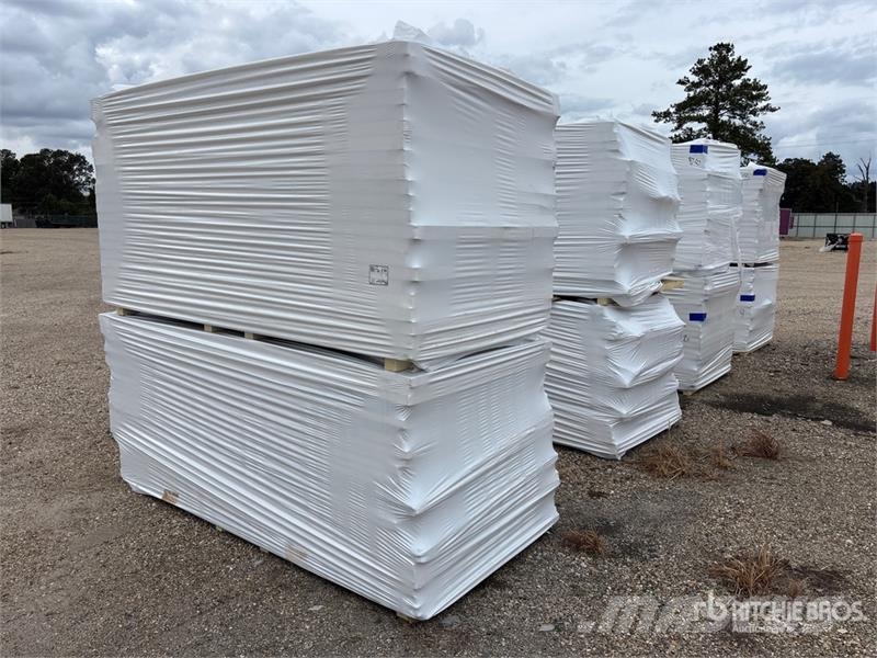 Quantity of (8) 96 in x 48 in Polyiso Insulation Підйомно-транспортне обладнання і вантажні ліфти