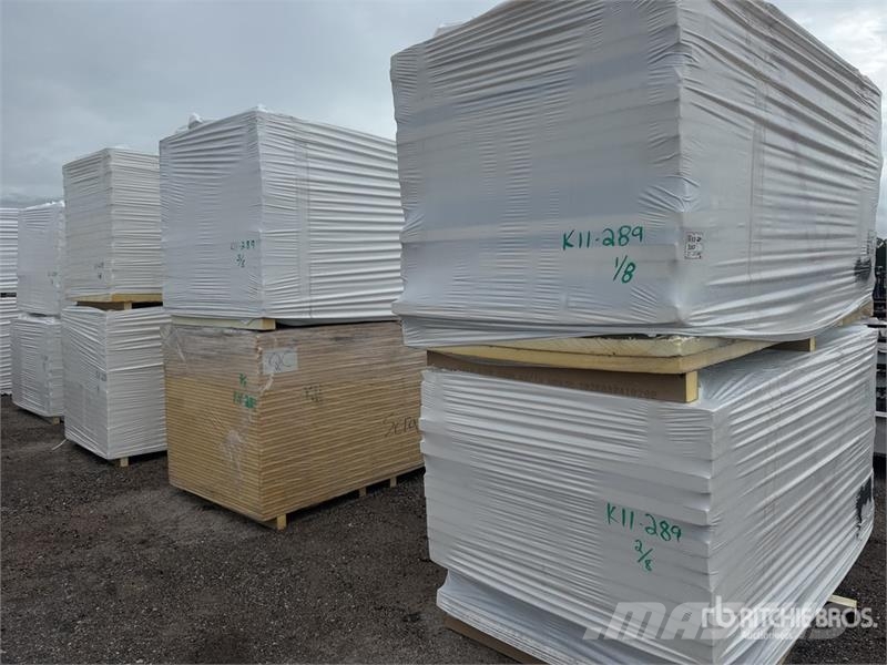 Quantity of (8) 96 in x 48 in Polyiso Insulation Utovorne dizalice, vitla i dizala za materijal