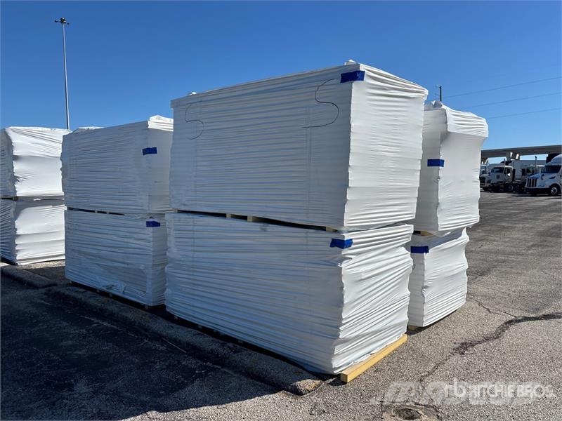  Quantity of (8) 96 in x 48 in Polyiso Insulation المصاعد والرافعات المادية