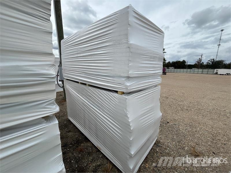Quantity of (8) 96 in x 48 in Polyiso Insulation Vintsid, telfrid ja materjaliliftid