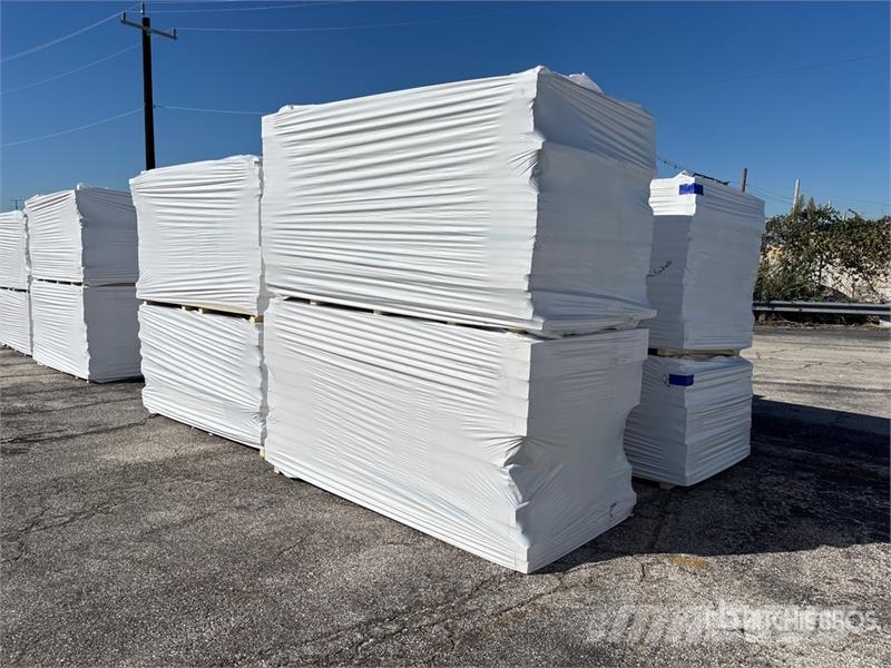  Quantity of (8) 96 in x 48 in Polyiso Insulation المصاعد والرافعات المادية