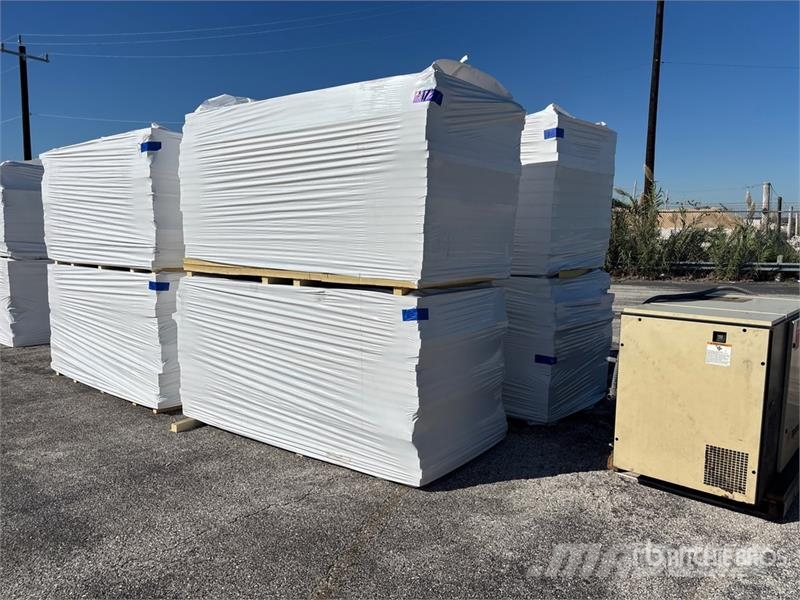  Quantity of (8) 96 in x 48 in Polyiso Insulation المصاعد والرافعات المادية