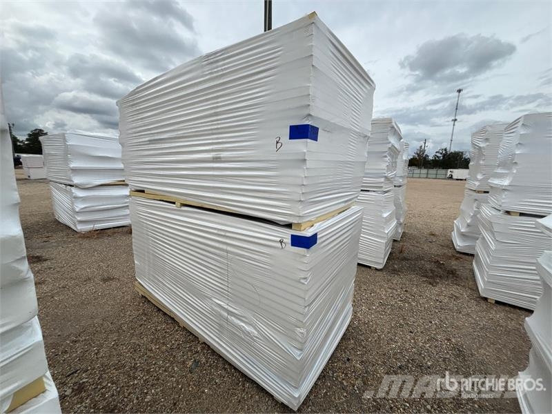 Quantity of (8) 96 in x 48 in Polyiso Insulation Vintsid, telfrid ja materjaliliftid