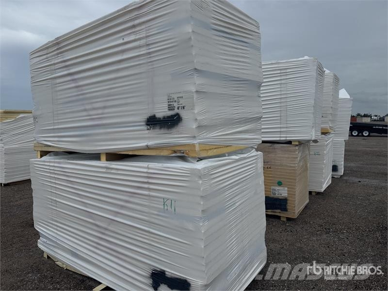 Quantity of (8) 96 in x 48 in Polyiso Insulation Utovorne dizalice, vitla i dizala za materijal