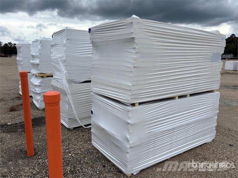 Quantity of (8) 96 in x 48 in Polyiso Insulation Підйомно-транспортне обладнання і вантажні ліфти