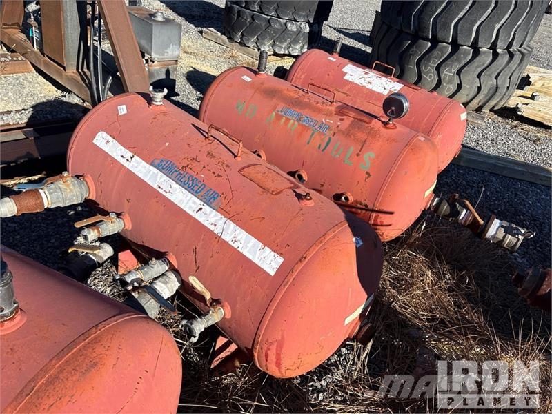 Quantity of (8) Air Tanks Andre komponenter