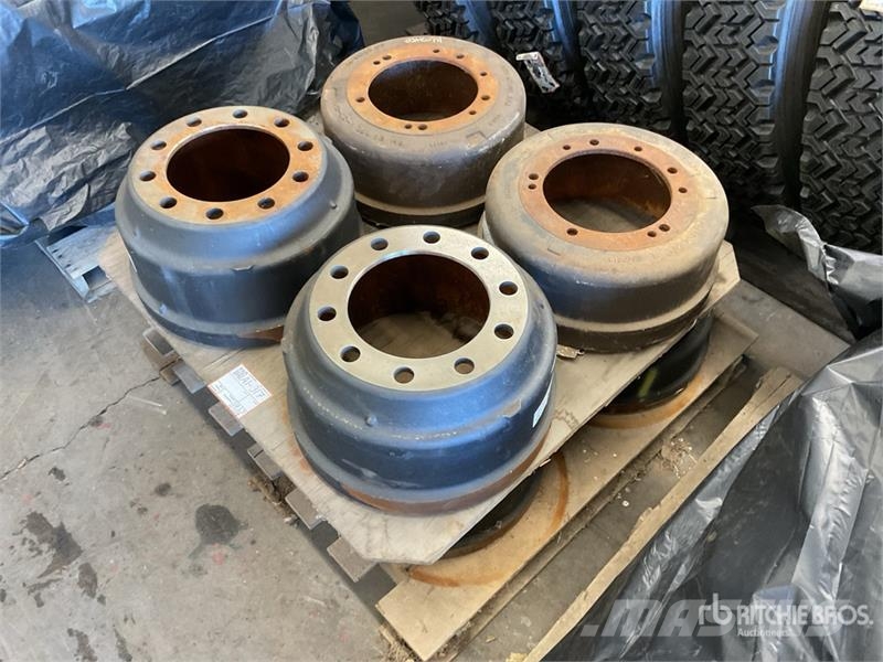 Quantity of (8) Brake Drums Andere Zubehörteile