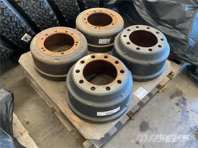 Quantity of (8) Brake Drums Andere Zubehörteile
