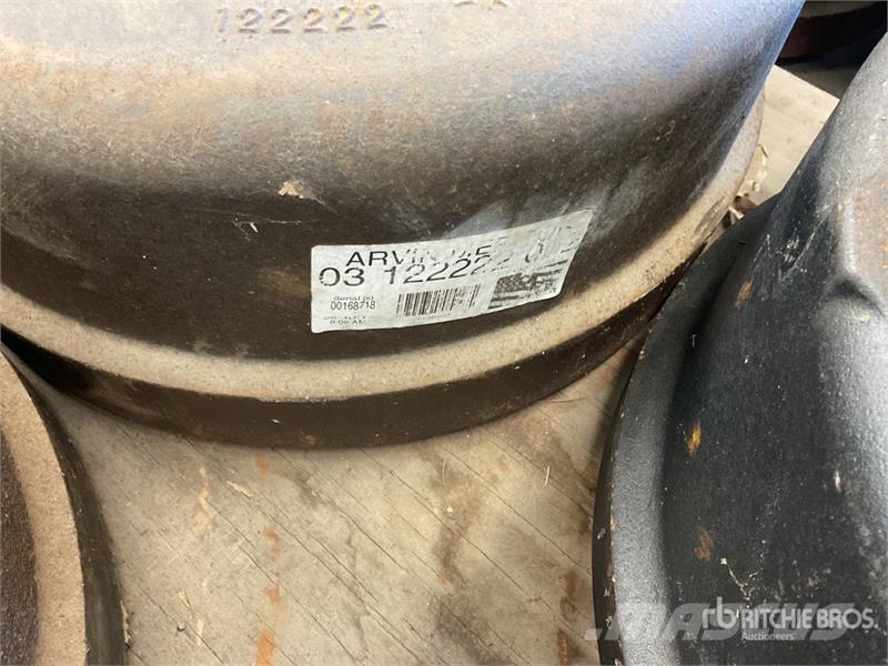 Quantity of (8) Brake Drums Andere Zubehörteile